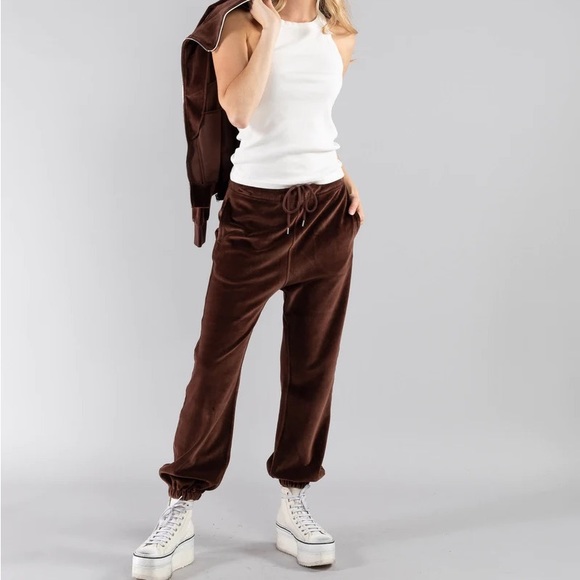 Nili Lotan // Lyvia Velour Jogger in Mocha - Picture 1 of 14